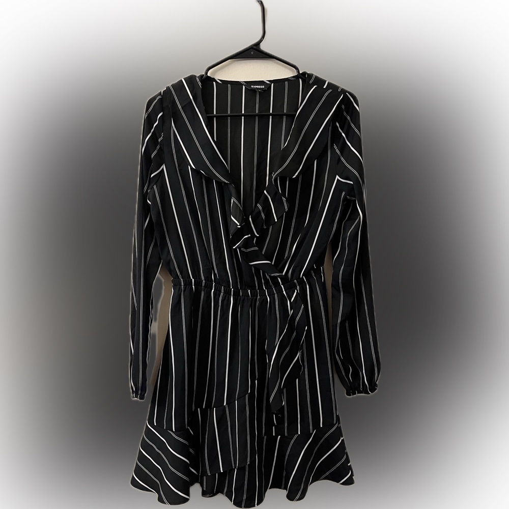 Express Low Cut Black and White Long Sleeve Dress